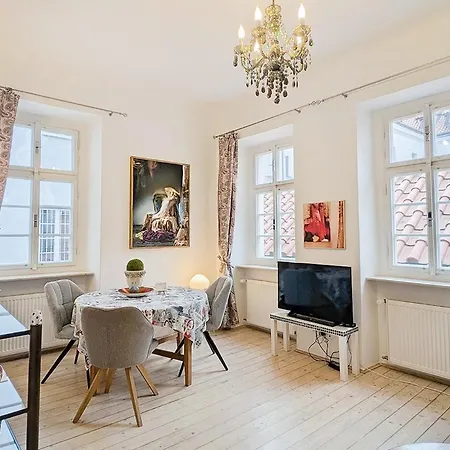 شقة Charming Quiet Retreat Near Charles Bridge